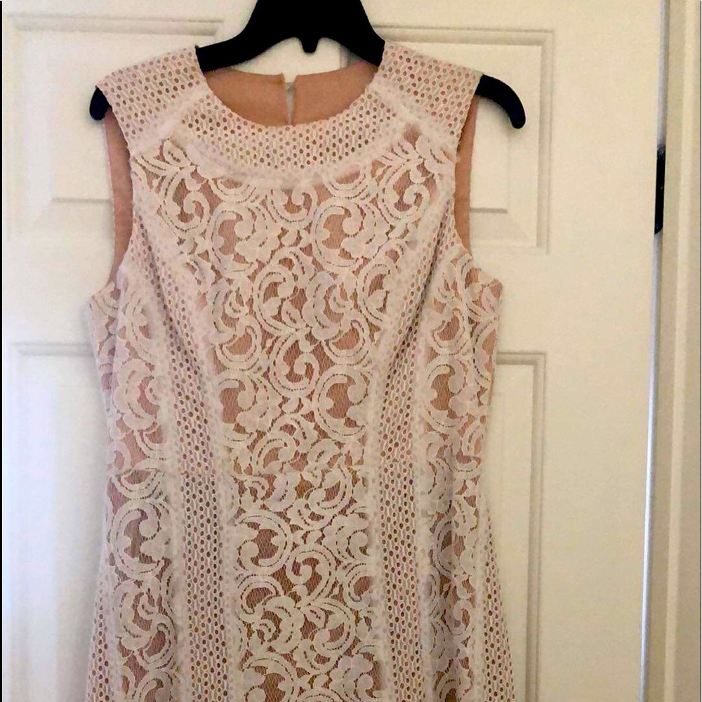 BCBGMAXAZRIA WHITE DRESS
